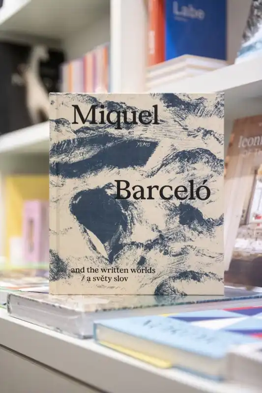 Originální Miguel Barceló and the written worlds/a světy slov